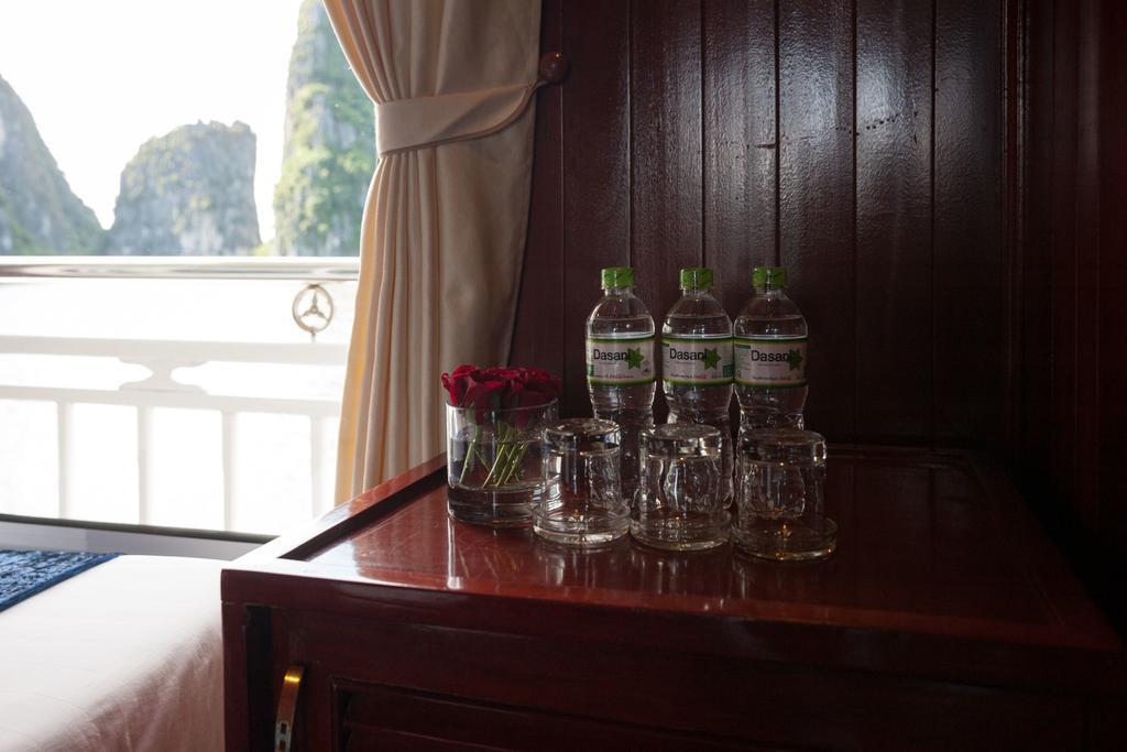 Rosa Boutique Cruise Hotel Hạ Long-öböl Kültér fotó