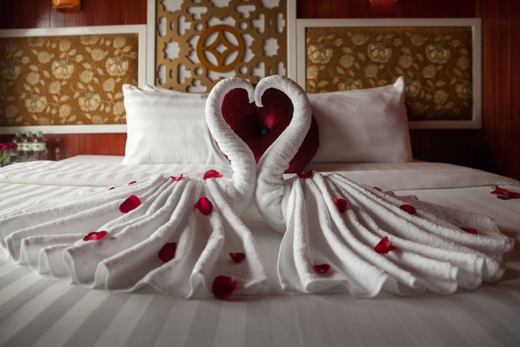 Rosa Boutique Cruise Hotel Hạ Long-öböl Kültér fotó