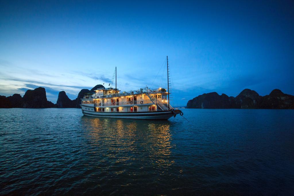 Rosa Boutique Cruise Hotel Hạ Long-öböl Kültér fotó